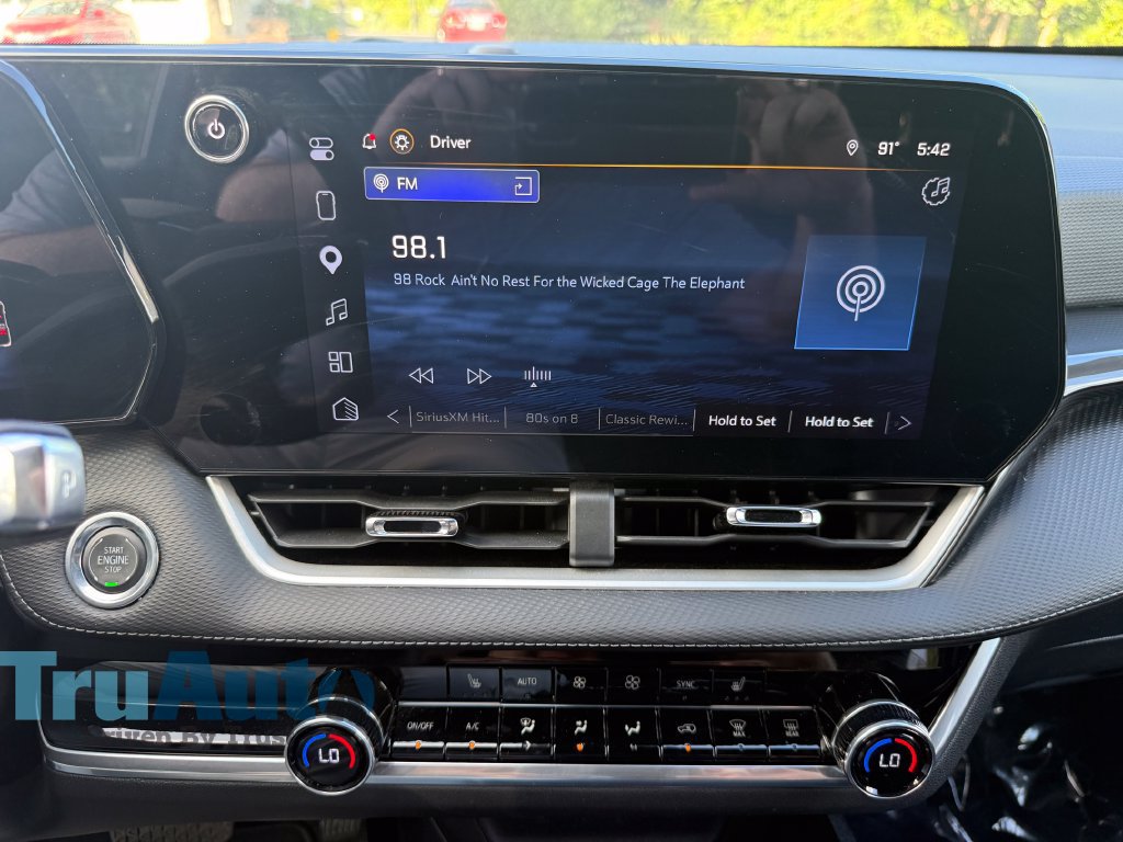 Used 2026 Chevrolet Equinox LT w/ Convenience Package II FWD image 28