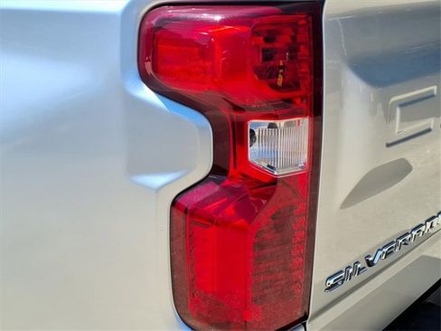 Used 2020 Chevrolet Silverado 1500 LT w/ Texas Edition image 14