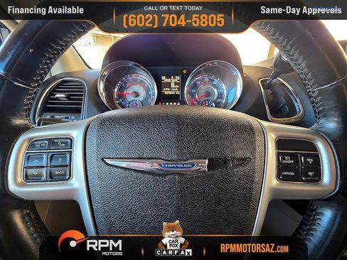 Used 2015 Chrysler Town & Country Touring image 15