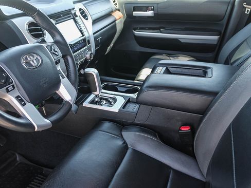 Used 2018 Toyota Tundra Limited w/ Limited Premium Package image 18