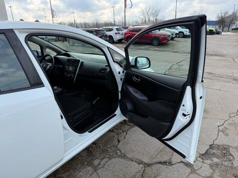 Used 2015 Nissan Leaf S w/ Charge Package image 23