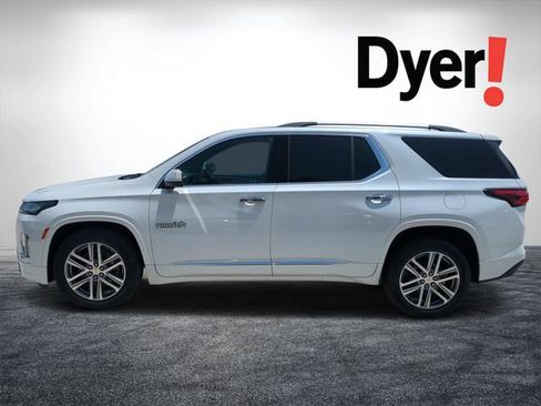Used 2023 Chevrolet Traverse High Country FWD image 7