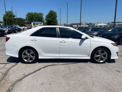 Used 2014 Toyota Camry SE FWD image 6