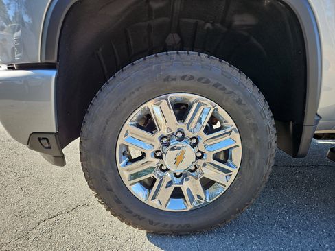 New 2026 Chevrolet Silverado 3500 High Country w/ High Country Premium Package AWD/4WD image 9