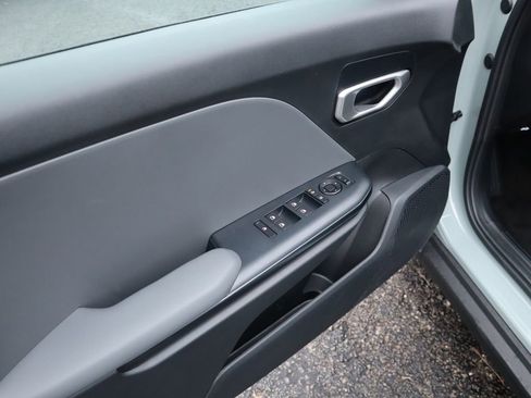 New 2025 Kia K4 LXS image 18