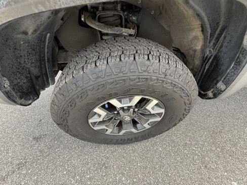 Used 2021 Toyota Tacoma TRD Off-Road image 25