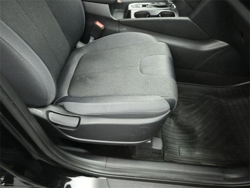 Used 2019 Hyundai Santa Fe SE image 31