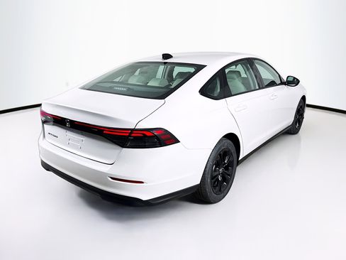 New 2025 Honda Accord SE image 32