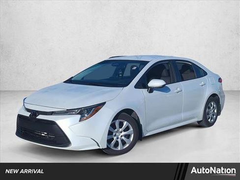 Certified 2025 Toyota Corolla LE image 1
