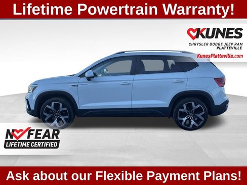 Used 2023 Volkswagen Taos SEL image 6