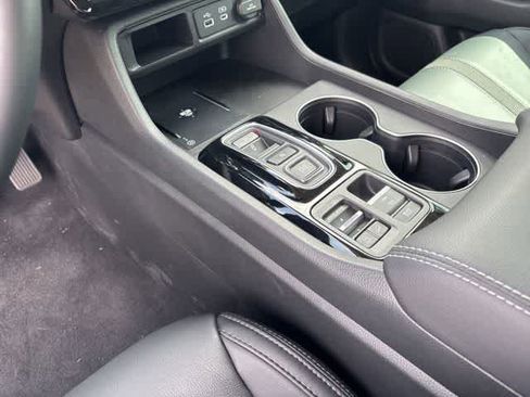 Used 2025 Honda Pilot EX-L image 16