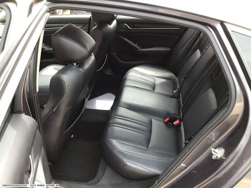 Used 2019 Honda Accord EX image 13