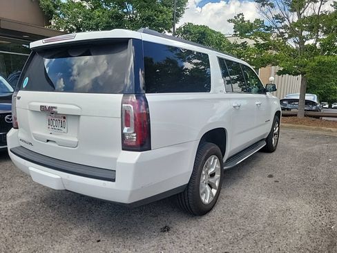 Used 2017 GMC Yukon XL SLT RWD image 3