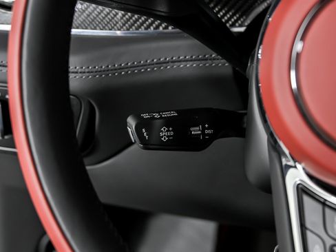 Used 2022 Bentley Bentayga image 34