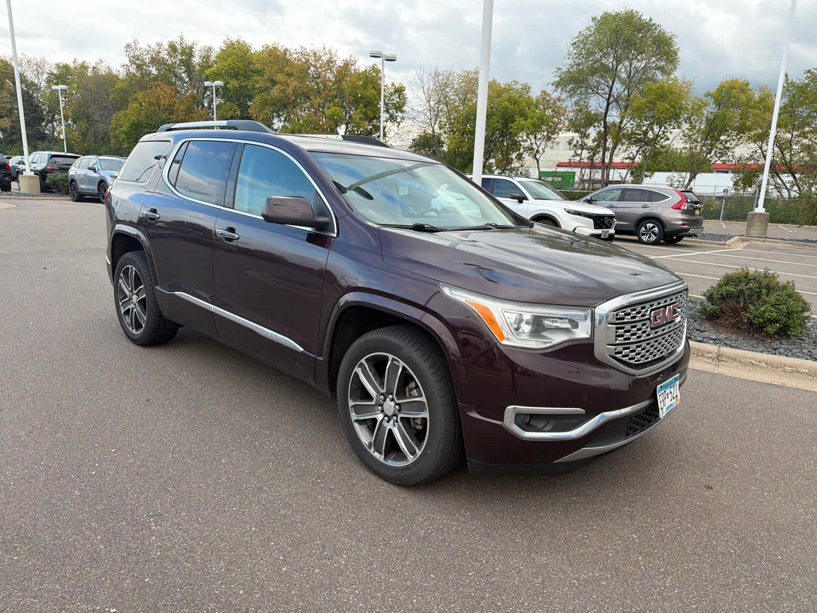 Used 2017 GMC Acadia Denali w/ Technology Package AWD/4WD image 9