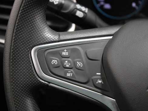 Used 2023 Chevrolet Equinox LT w/ LPO, Floor Liner Package image 8