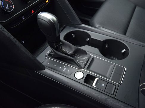 Used 2022 Volkswagen Atlas SE image 25