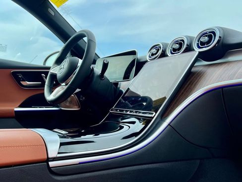 Certified 2026 Mercedes-Benz C 300 4MATIC Sedan image 9