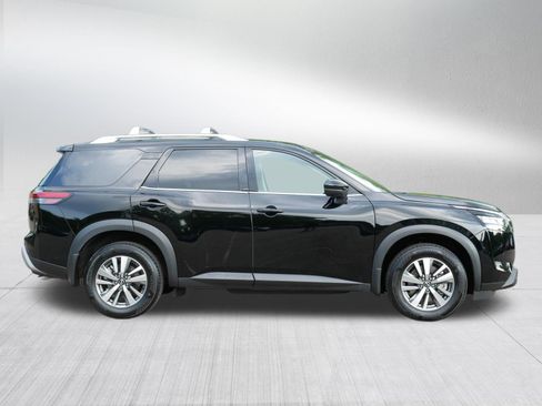 Certified 2025 Nissan Pathfinder SL AWD/4WD image 8