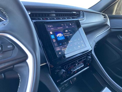 Certified 2023 Jeep Grand Cherokee L Laredo image 19