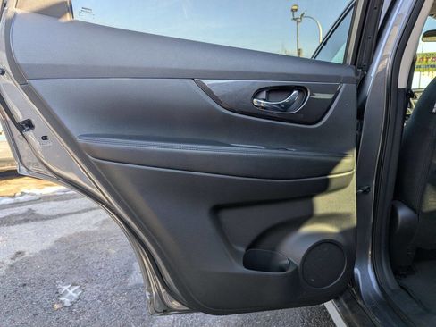 Used 2020 Nissan Rogue S image 14