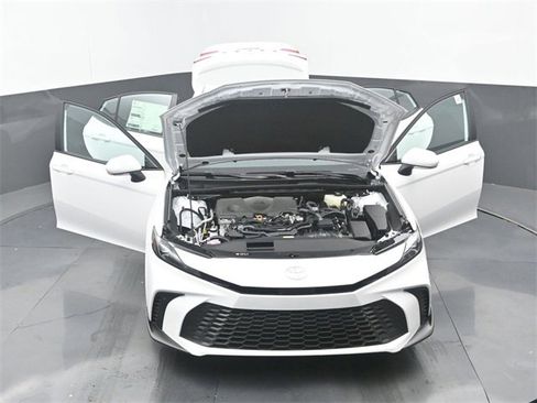 New 2026 Toyota Camry SE image 33