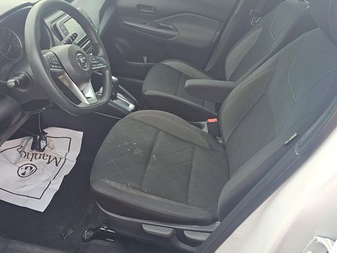 Used 2019 Nissan Kicks S FWD image 6
