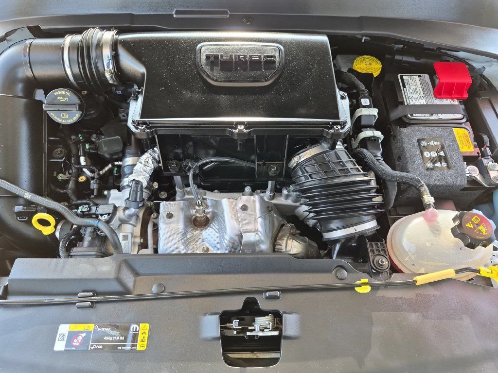 Used 2025 Jeep Compass Trailhawk AWD/4WD image 39