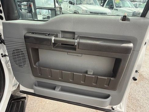 Used 2014 Ford F250 XL w/ Power Equipment Group image 19