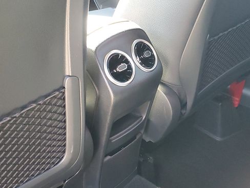 Used 2025 Mercedes-Benz GLA 35 AMG 4MATIC image 26