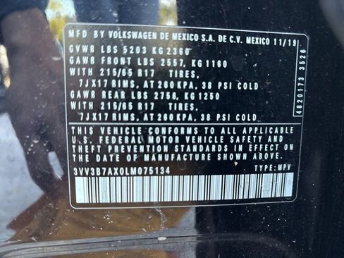 Used 2020 Volkswagen Tiguan SE w/ Panoramic Sunroof Package image 22