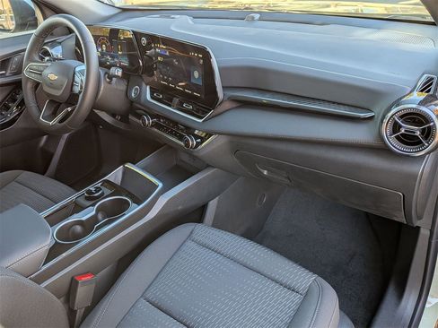 New 2026 Chevrolet Equinox LT image 25