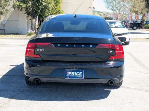 Used 2018 Volvo S90 T5 Momentum w/ Convenience Package image 7