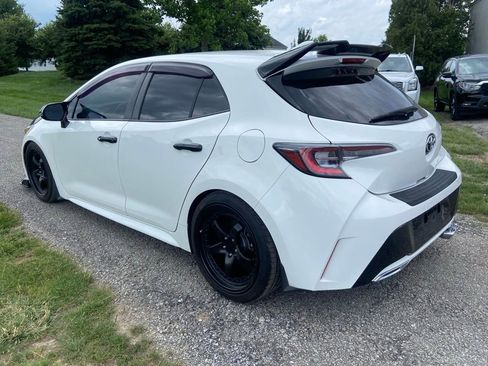Used 2019 Toyota Corolla Hatchback FWD image 3