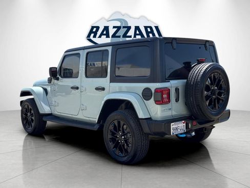 Used 2023 Jeep Wrangler Unlimited Sahara w/ Dual Top Group AWD/4WD image 5