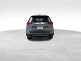 Used 2018 Nissan Rogue SV image 2