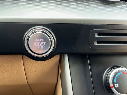 Certified 2024 Kia Carnival LX image 38