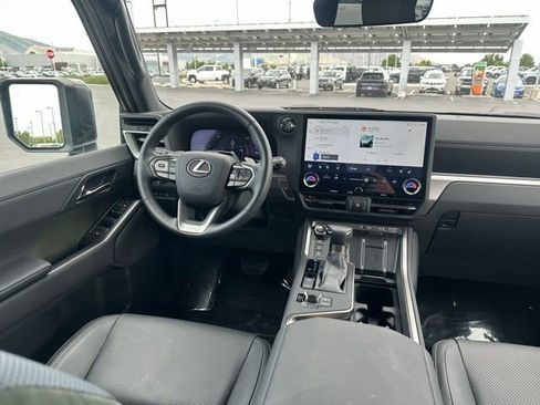 Used 2024 Lexus GX 550 AWD/4WD image 17