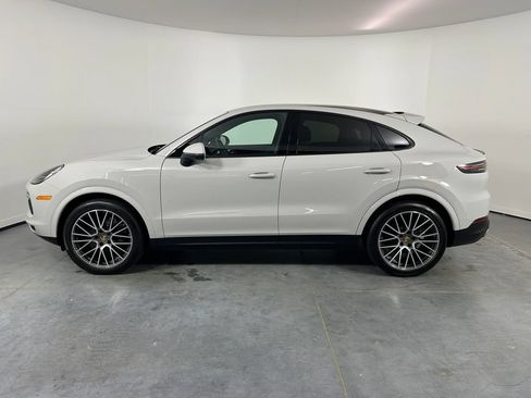 Certified 2023 Porsche Cayenne Coupe AWD/4WD image 2
