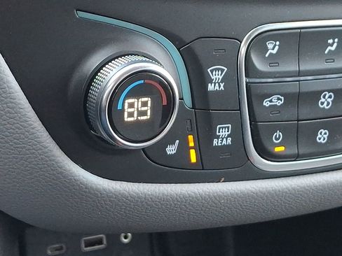 Used 2023 Chevrolet Equinox LT image 25