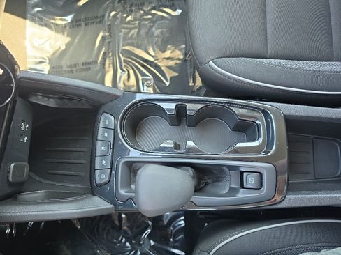 Used 2025 Chevrolet TrailBlazer LT AWD/4WD image 27