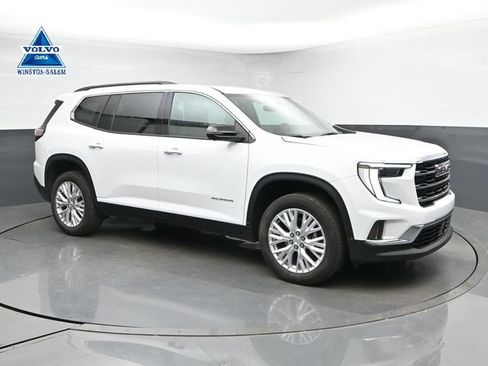 Used 2024 GMC Acadia Elevation FWD image 1