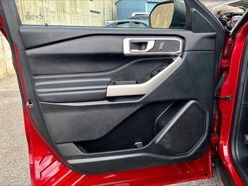 Certified 2022 Ford Explorer XLT w/ Equipment Group 202A image 22