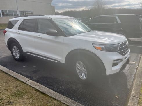 Used 2023 Ford Explorer XLT w/ Equipment Group 202A image 2