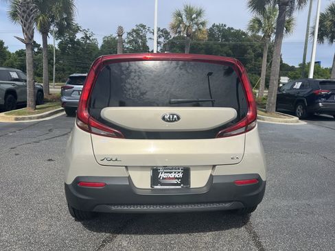 Used 2020 Kia Soul EX FWD image 9