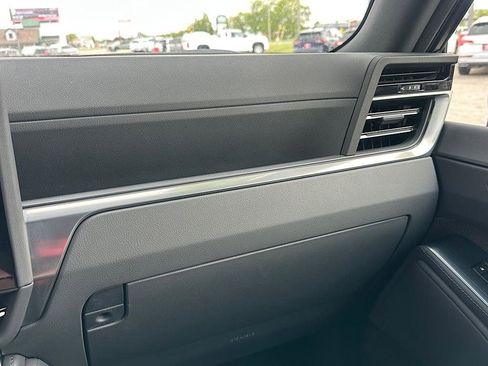 Used 2024 Lexus GX 550 w/ Accessory Package (31) image 29