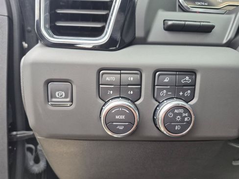 Used 2025 GMC Sierra 2500 Denali Ultimate w/ Max Trailering Package AWD/4WD image 8