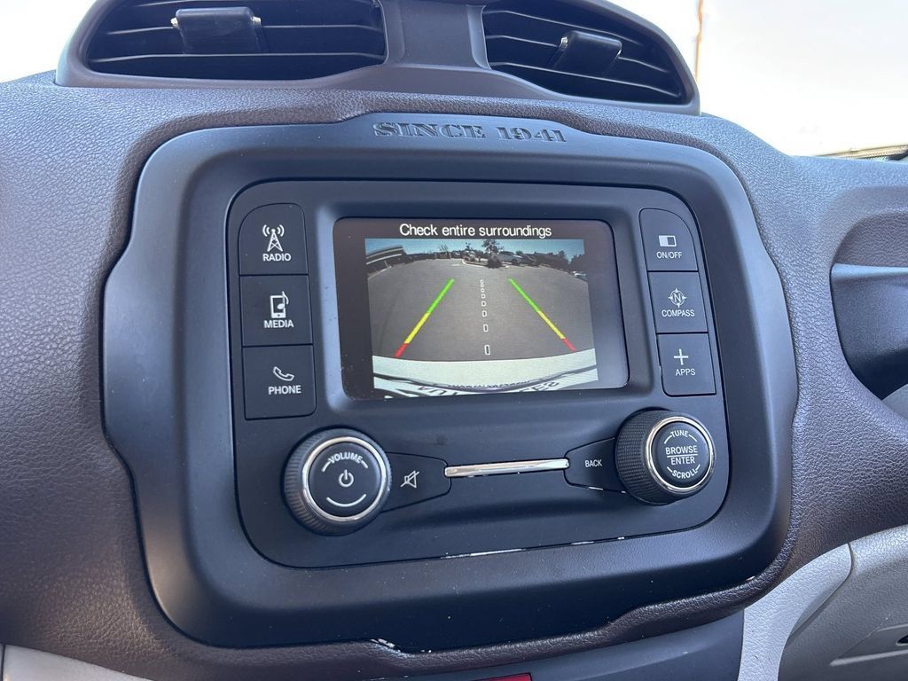Used 2017 Jeep Renegade Latitude w/ Popular Equipment Group FWD image 24