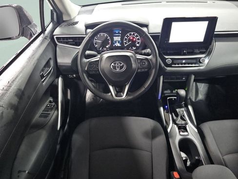 Certified 2024 Toyota Corolla Cross LE image 5