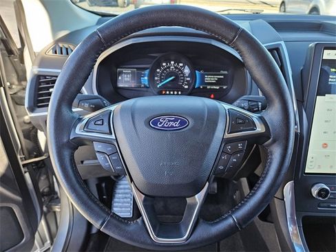 Used 2024 Ford Edge Titanium image 25